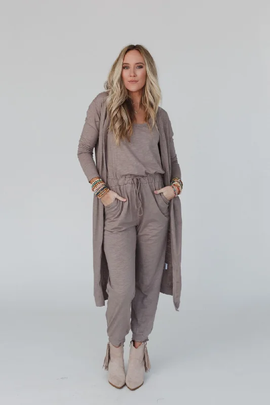 Women's Seasonal Fashion Trends Set to Go Textured Jumpsuit And Cardigan Set - Mocha