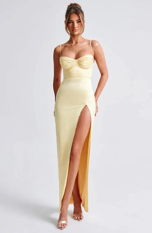 Chic Wardrobe Alora Maxi Dress - Lemon