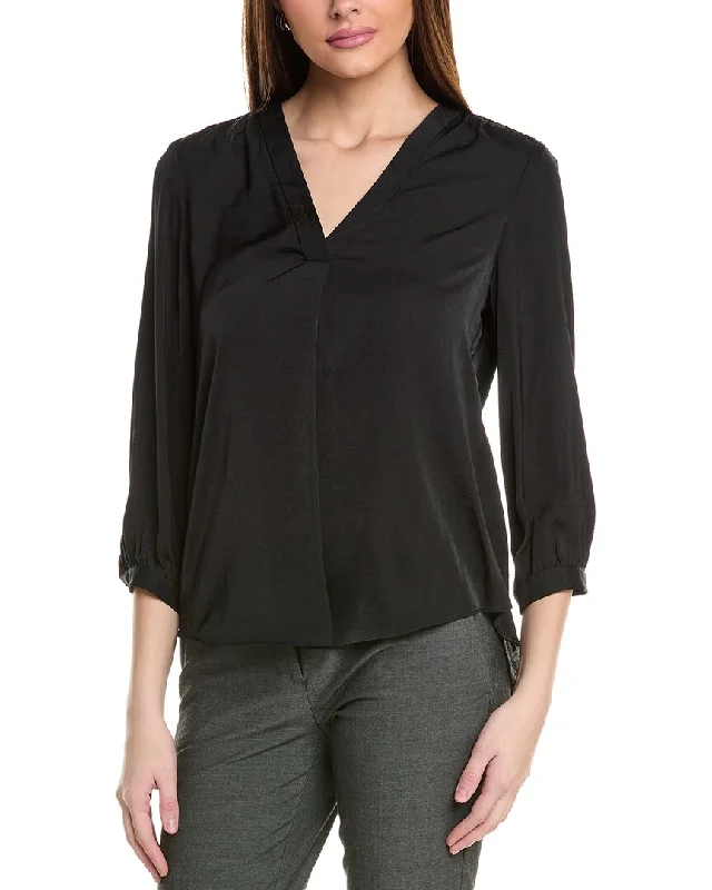 Preppy Style Vince Camuto Rumple V-Neck Top