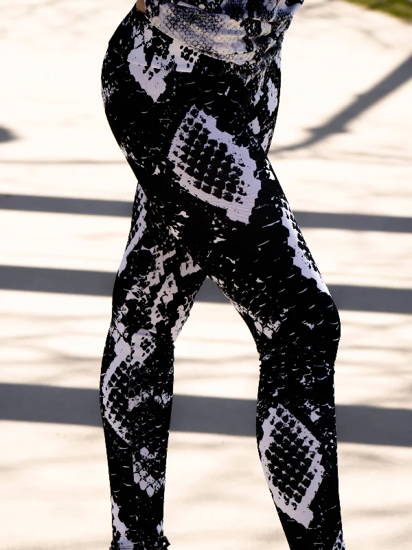 Online Boutique Clothing Snake Skin (Black) Leggings