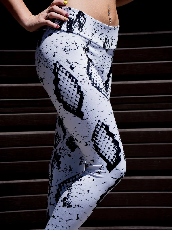 Clothes Of Woman Snake Skin (White) Leggings